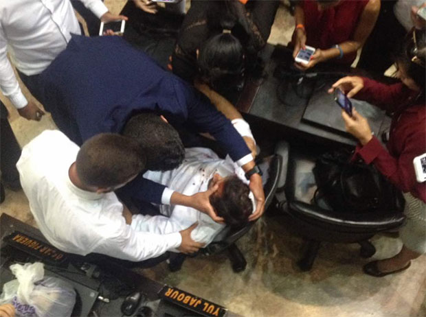 Εισβολή οπαδών του Μαδούρο στο Κοινοβούλιο Εισβολή οπαδών του Μαδούρο στο Κοινοβούλιο