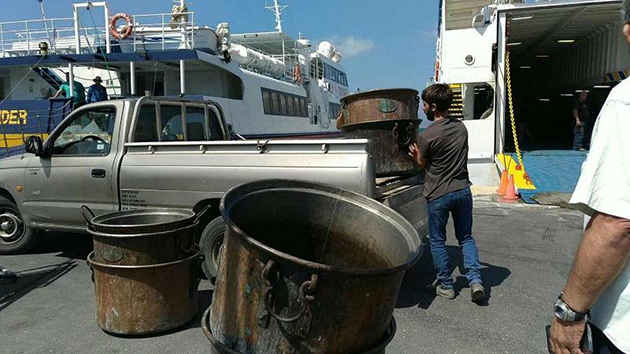 Καζάνες Αμοργού για το Φεστιβάλ Πατάτας Νάξου Καζάνες Αμοργού για το Φεστιβάλ Πατάτας Νάξου