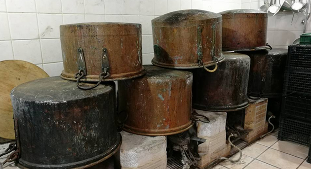 Καζάνες Αμοργού για το Φεστιβάλ Πατάτας Νάξου Καζάνες Αμοργού για το Φεστιβάλ Πατάτας Νάξου