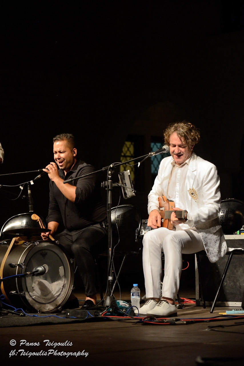 Ο Goran Bregovic κι η μπάντα του συναντήθηκαν για πρώτη φορά με τον Πετρολούκα Χαλκιά Ο Goran Bregovic κι η μπάντα του συναντήθηκαν για πρώτη φορά με τον Πετρολούκα Χαλκιά