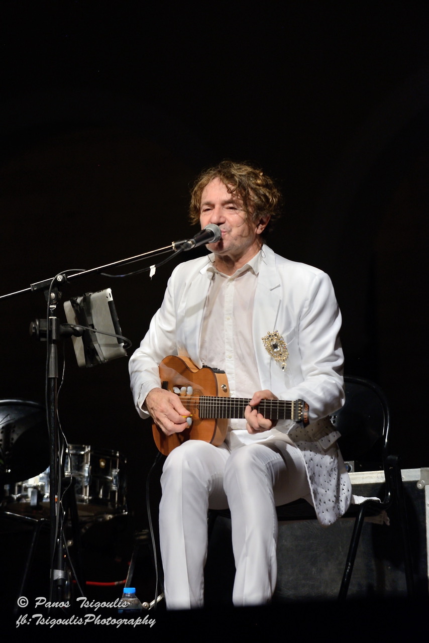 Ο Goran Bregovic κι η μπάντα του συναντήθηκαν για πρώτη φορά με τον Πετρολούκα Χαλκιά Ο Goran Bregovic κι η μπάντα του συναντήθηκαν για πρώτη φορά με τον Πετρολούκα Χαλκιά