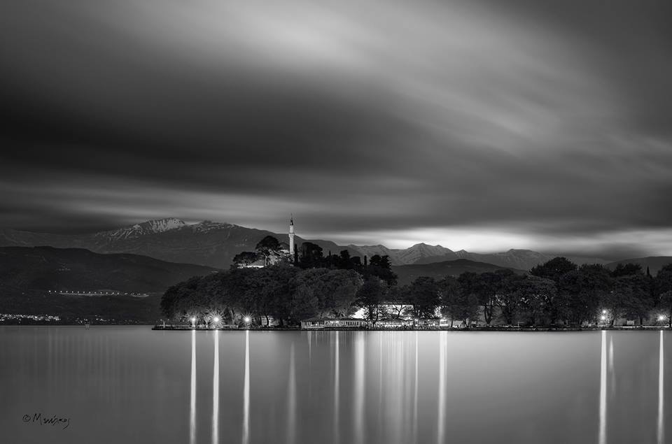 Ο Goran Bregovic κι η μπάντα του συναντήθηκαν για πρώτη φορά με τον Πετρολούκα Χαλκιά Ο Goran Bregovic κι η μπάντα του συναντήθηκαν για πρώτη φορά με τον Πετρολούκα Χαλκιά