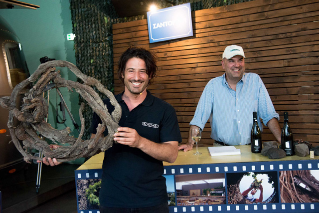 Ο ηθοποιός Λευτέρης Ελευθερίου και ο γευσιγνώστης Ted Lelekas, οδηγοί στο οινικό ταξίδι μας ανά την Ελλάδα