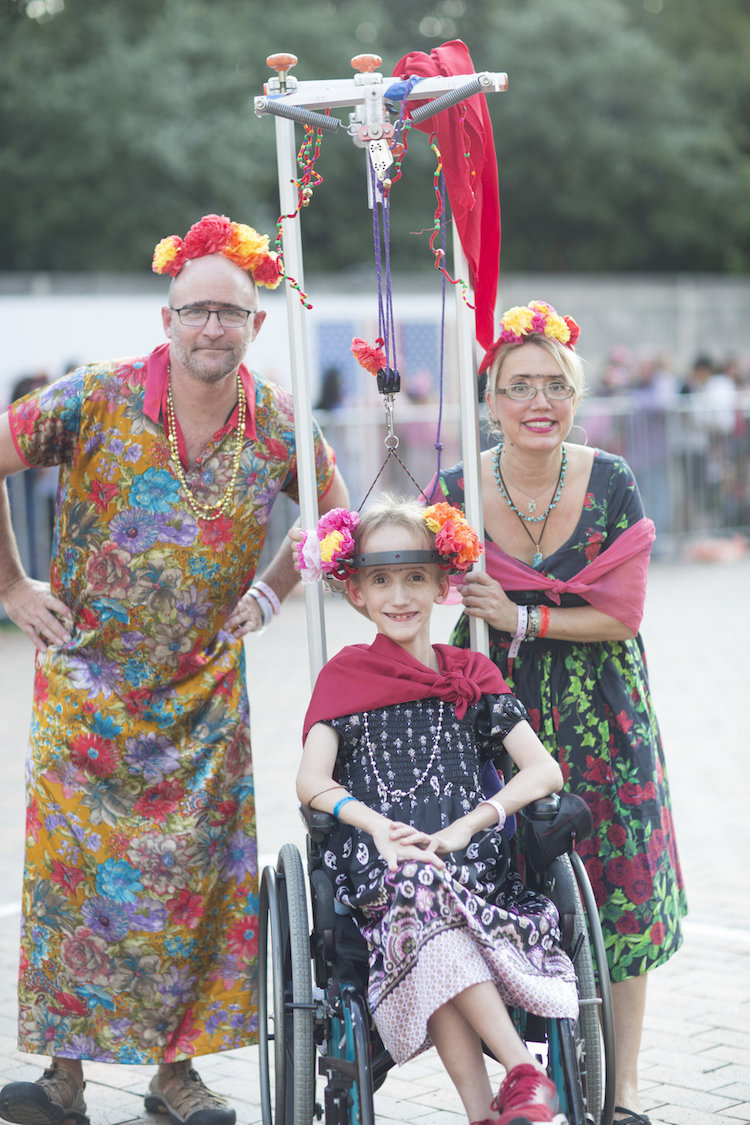 Στη γιορτή για τα 110α γενέθλια της Φρίντα Κάλο, οι «σωσίες» έσπασαν το ρεκόρ