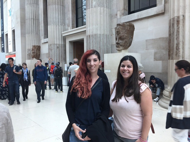 Η Βιβή και η Μαρία από την Ελλάδα ©Μαρία Τσοσκούνογλου