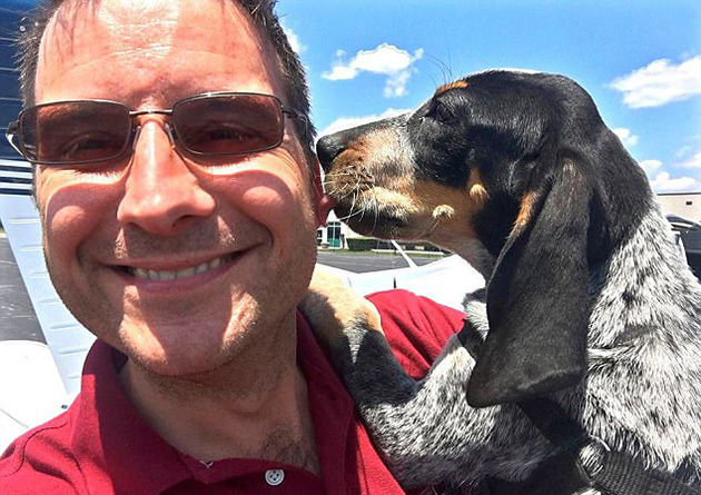 Ο Αμερικανός βετεράνος του στρατού έχει απελευθερώσει 700 ζώα από τα «καταφύγια του θανάτου» Ο Αμερικανός βετεράνος του στρατού έχει απελευθερώσει 700 ζώα από τα «καταφύγια του θανάτου»