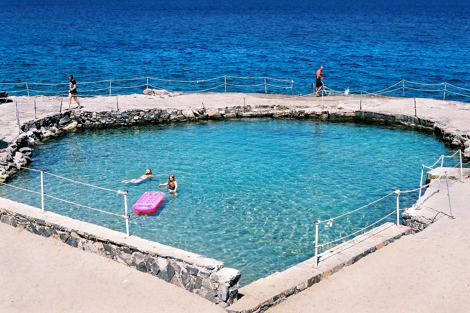 Για µπάνιο στην Ελούντα Για µπάνιο στην Ελούντα