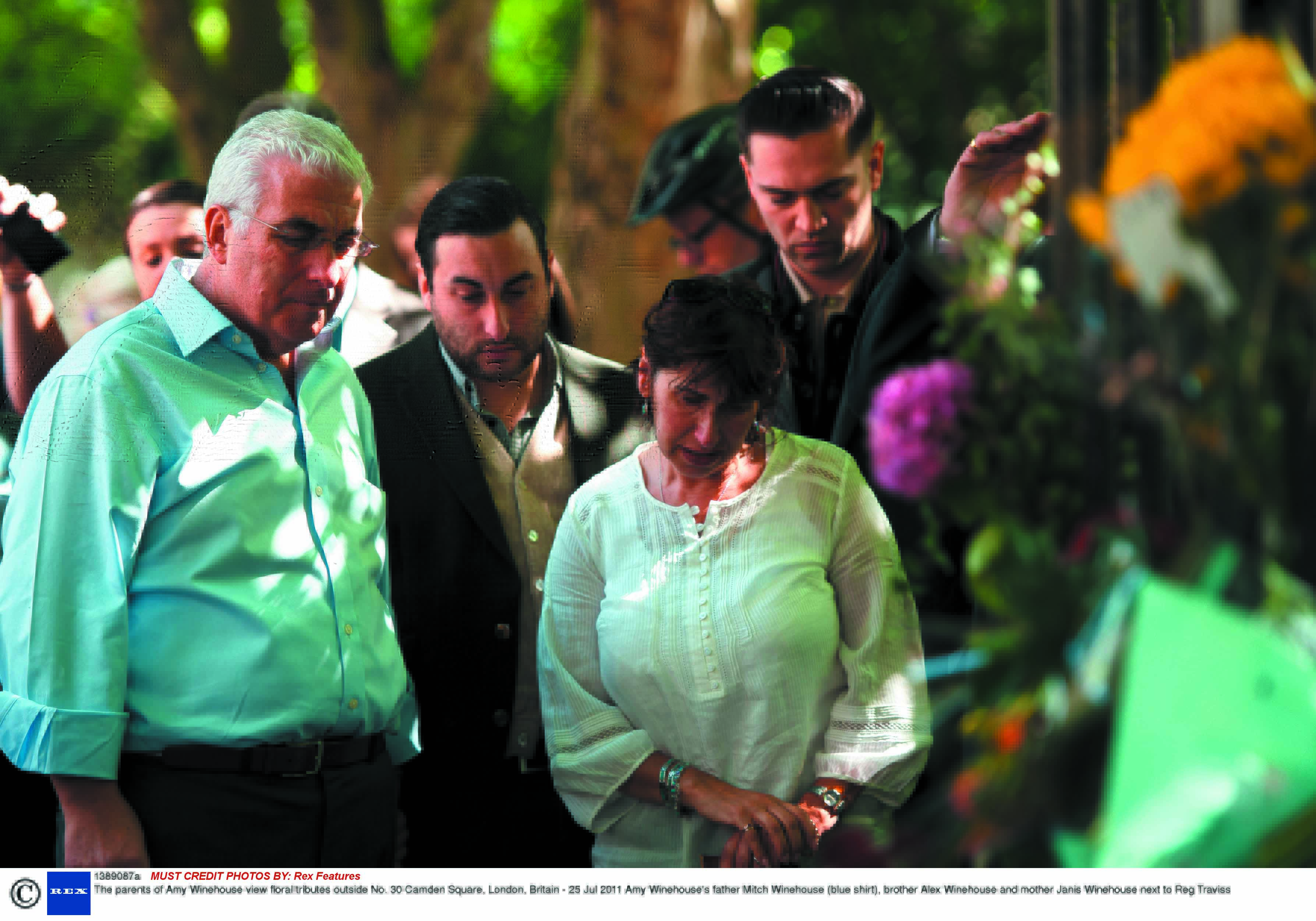 O Mitch Winehouse καταγράφει το χρονικό μιας πτώσης O Mitch Winehouse καταγράφει το χρονικό μιας πτώσης