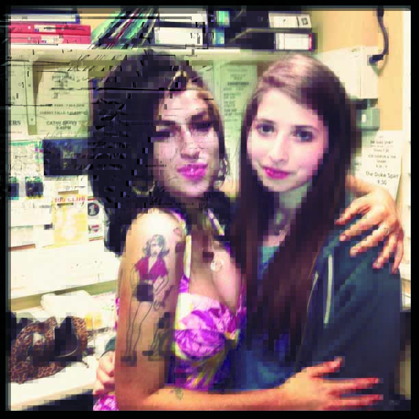 O Mitch Winehouse καταγράφει το χρονικό μιας πτώσης O Mitch Winehouse καταγράφει το χρονικό μιας πτώσης