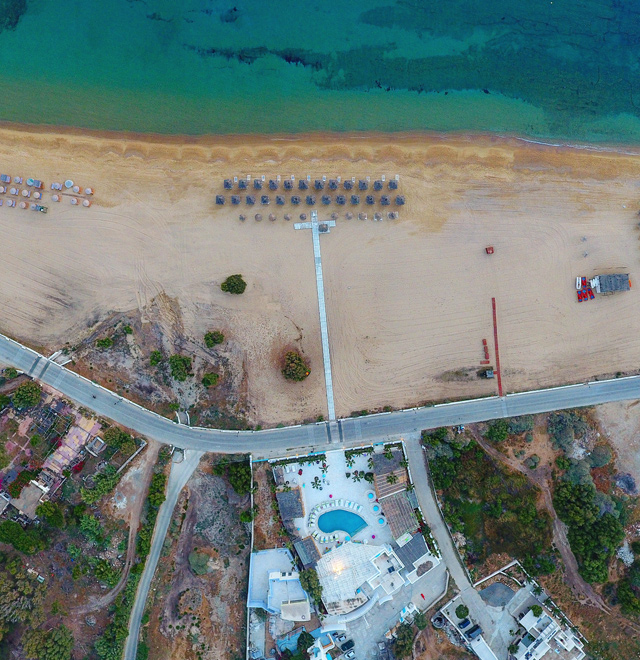 Free Lounge Beach Bar στον Μυλοπότα