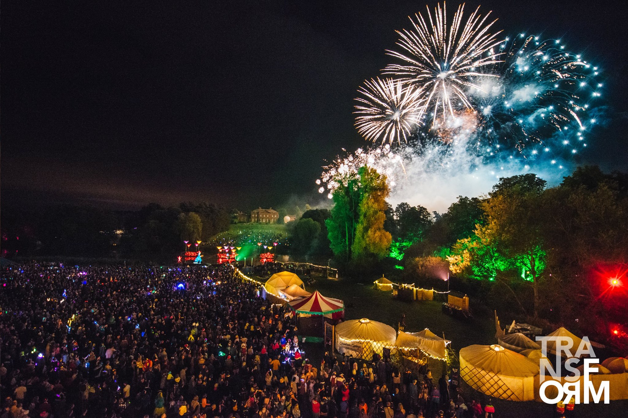 Μία έκδοση με υπέροχες φωτογραφίες από τις μεγαλύτερες μουσικές γιορτές του πλανήτη Μία έκδοση με υπέροχες φωτογραφίες από τις μεγαλύτερες μουσικές γιορτές του πλανήτη