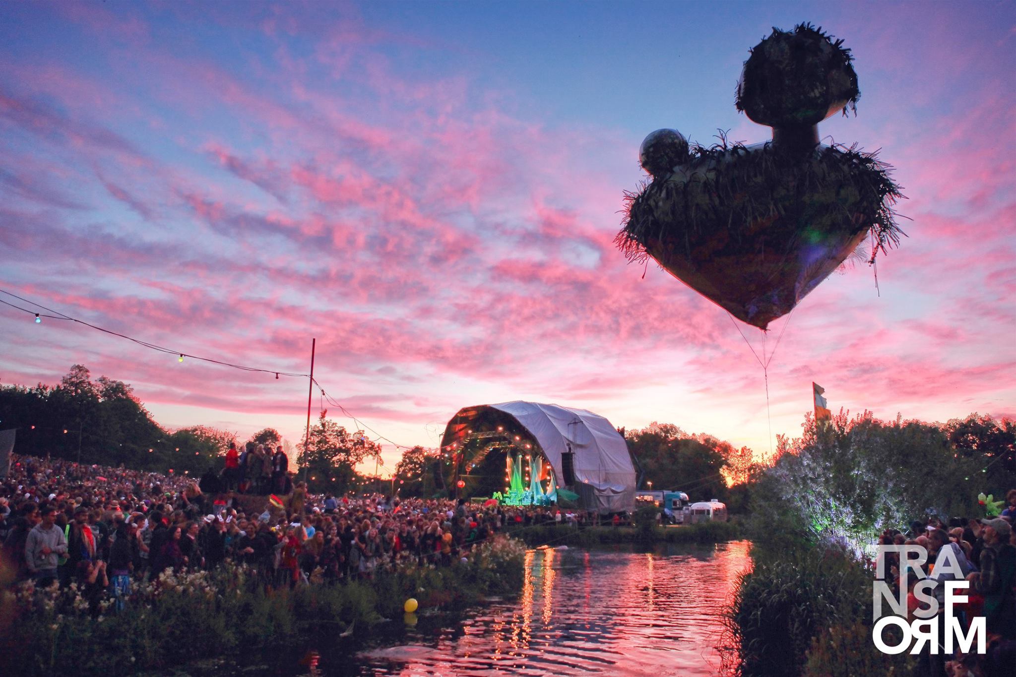 Μία έκδοση με υπέροχες φωτογραφίες από τις μεγαλύτερες μουσικές γιορτές του πλανήτη