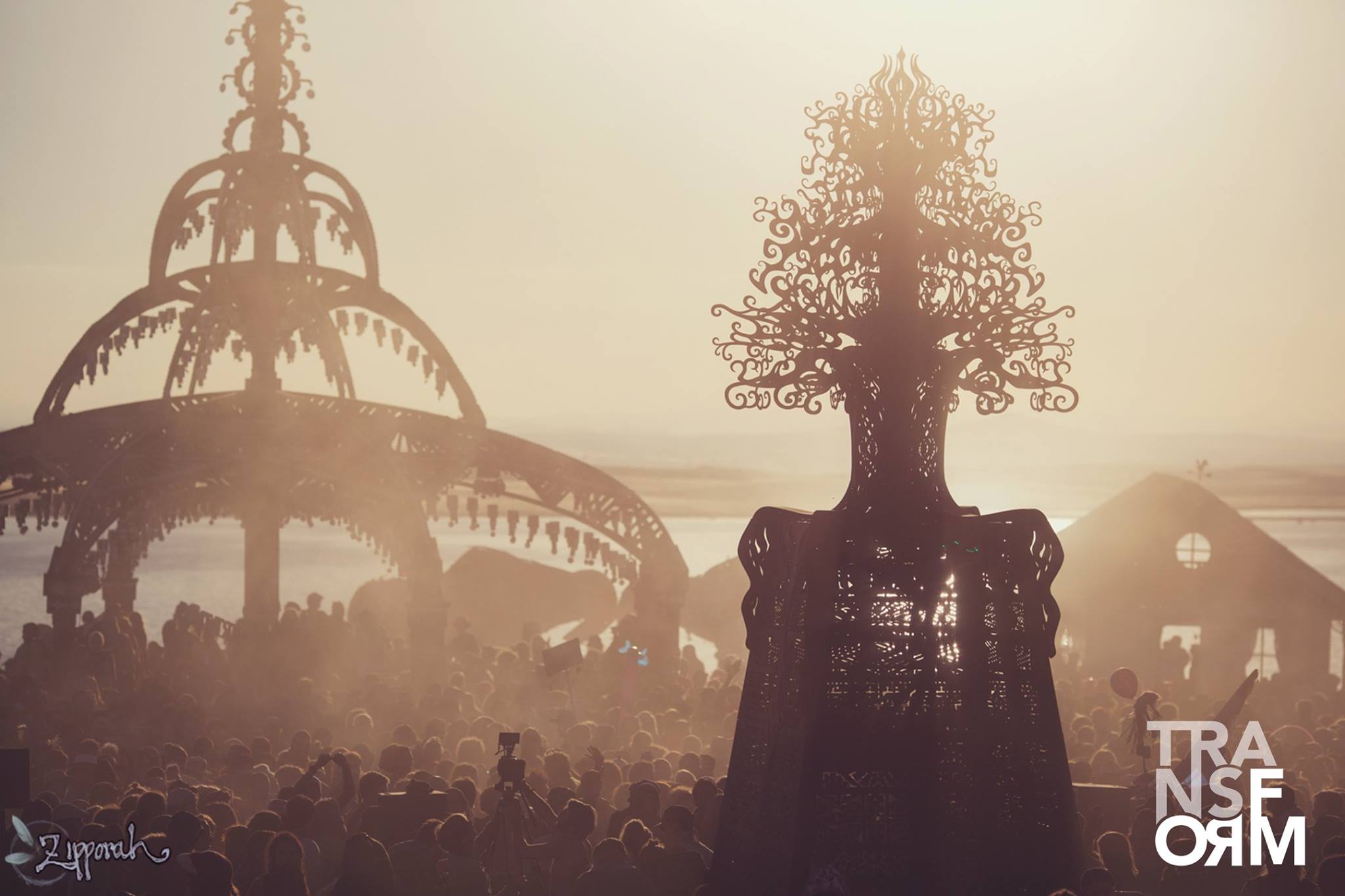 Μία έκδοση με υπέροχες φωτογραφίες από τις μεγαλύτερες μουσικές γιορτές του πλανήτη