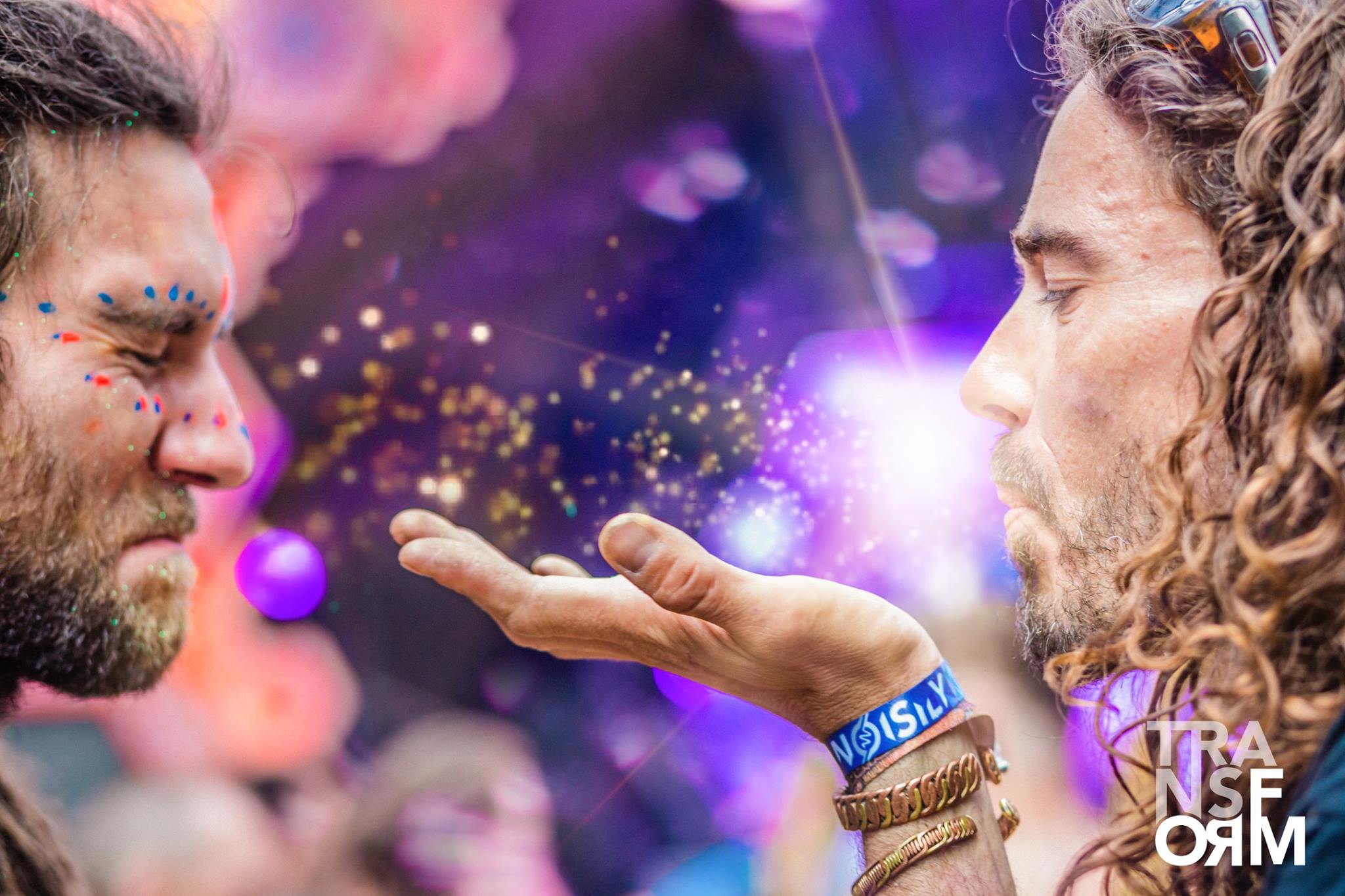 Μία έκδοση με υπέροχες φωτογραφίες από τις μεγαλύτερες μουσικές γιορτές του πλανήτη