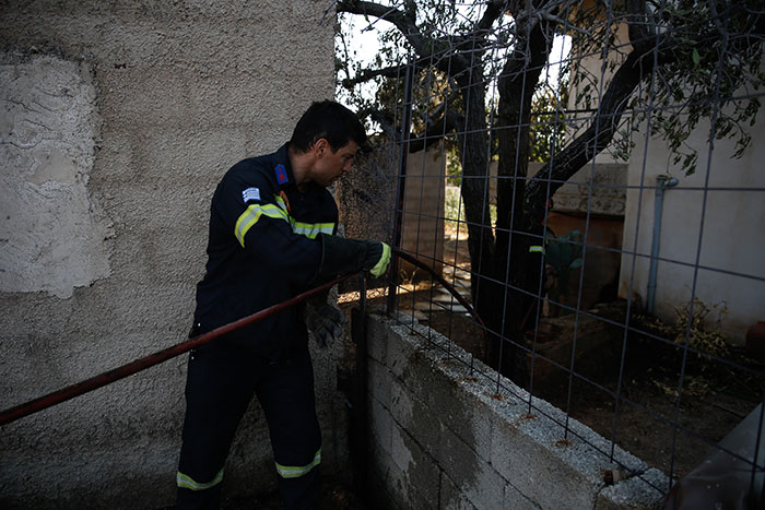 πυρκαγιά ανάμεσα σε Λαγονήσι κι Ανάβυσσο
