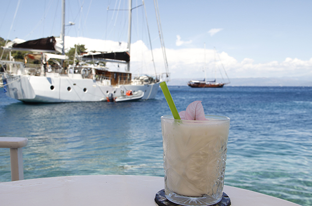 Παξοί και Αντίπαξοι