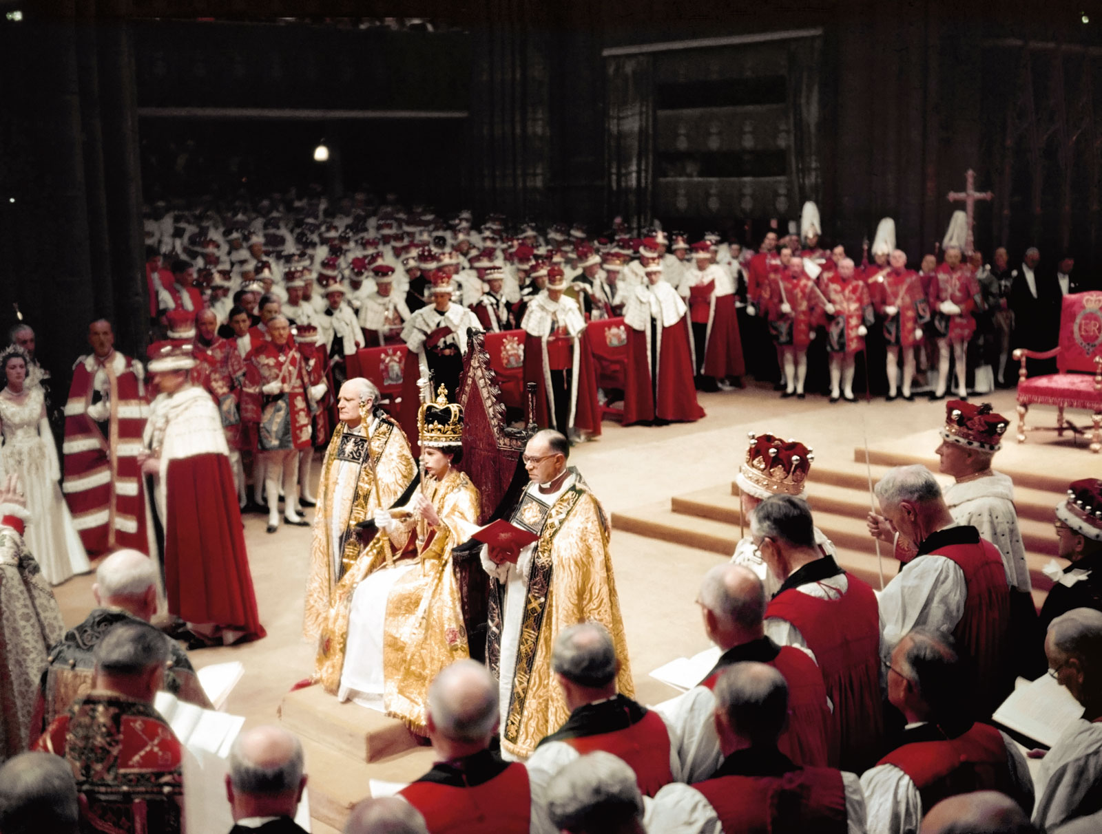  Bettmann/Corbis // Caption: Η τελετή στέψης της νέας Βασίλισσας στο Αβαείο του Westminster, 1953 //Photo: ανώνυμος