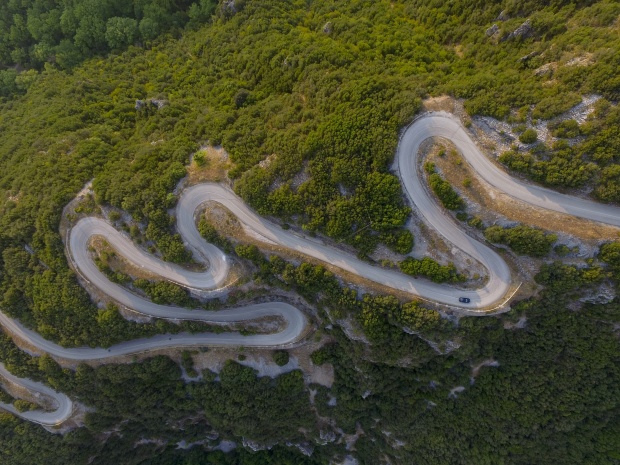 O Σάκης Γιούμπασης απαντά σε 10 ερωτήσεις μόνο με φωτογραφίες του O Σάκης Γιούμπασης απαντά σε 10 ερωτήσεις μόνο με φωτογραφίες του
