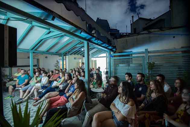 Ευτυχώς θα έχουμε πάντα ταράτσες και ταινίες