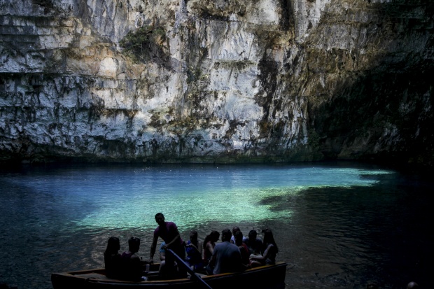 Λιμνοσπήλαιο της Μελισσάνης 