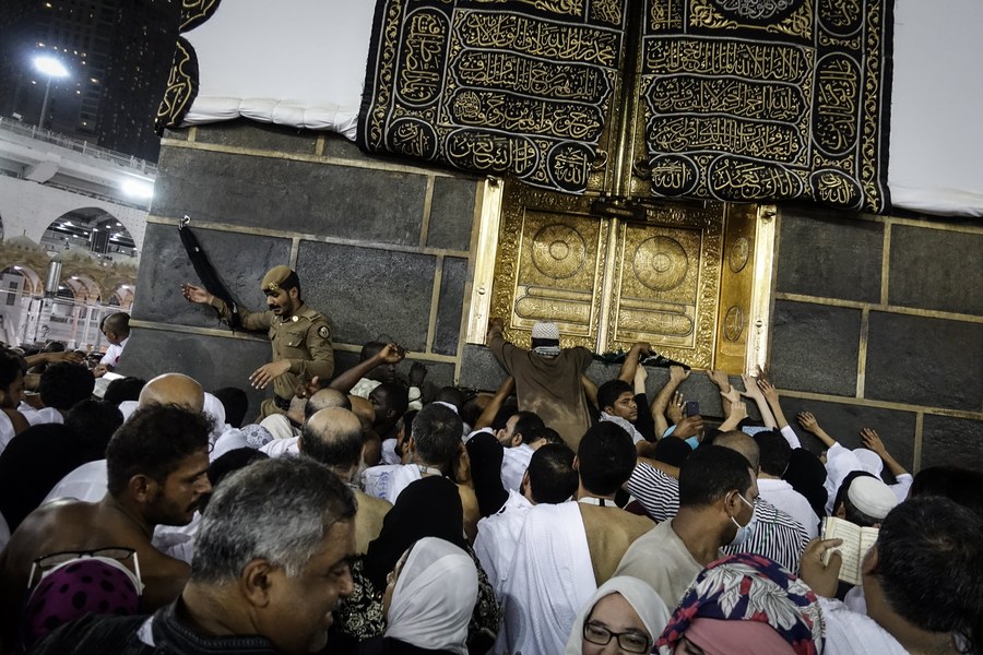 Πάνω από 2 εκατ. μουσουλμάνοι στο μεγάλο προσκύνημα στη Μέκκα Πάνω από 2 εκατ. μουσουλμάνοι στο μεγάλο προσκύνημα στη Μέκκα