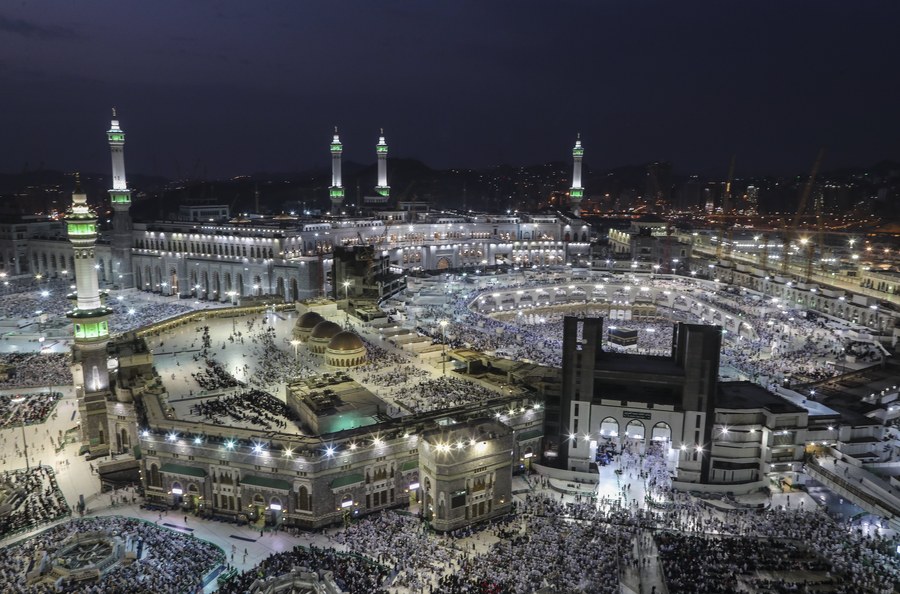 Πάνω από 2 εκατ. μουσουλμάνοι στο μεγάλο προσκύνημα στη Μέκκα