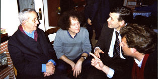  Πολ Ρικέρ, Φρανσουάζ Ντος, Αντουάν Γκαραπόν και Μανουέλ Μακρόν.