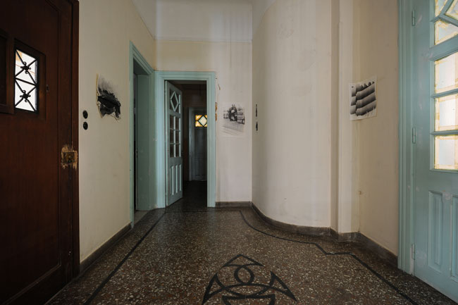 Απόλλωνας Γλύκας Ρευστά (2017), διαστάσεις μεταβλητές φωτοευαίσθητη εμουλσιόν σε χαρτί