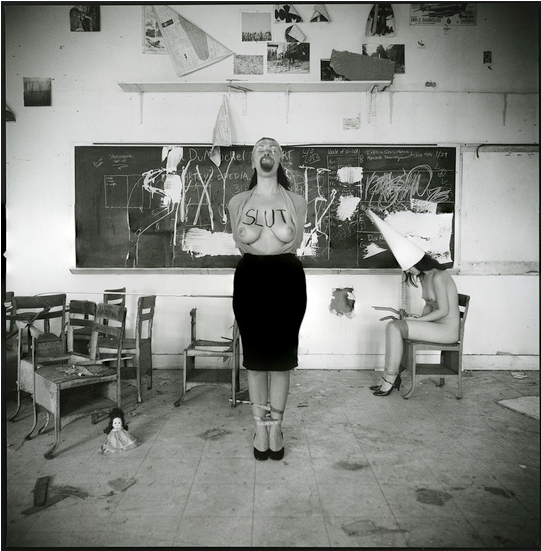 Οι αισθησιακές και τρομαχτικές φωτογραφίες της Brittany Markert Οι αισθησιακές και τρομαχτικές φωτογραφίες της Brittany Markert