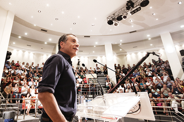 Σταύρος Θεοδωράκης Σταύρος Θεοδωράκης