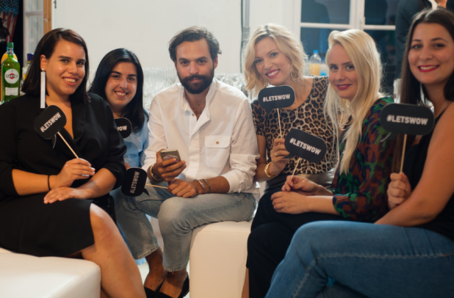 Βίκυ Καγιά και η ομάδα της Βίκυ Καγιά και η ομάδα της