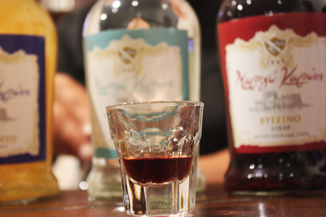 Η ποτοποιία Καρώνη, εκτός από ούζο και τσίπουρο, παράγει και εκπληκτικά λικέρ Η ποτοποιία Καρώνη, εκτός από ούζο και τσίπουρο, παράγει και εκπληκτικά λικέρ