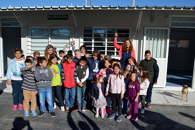 ΛΕΣΒΟΣ ΑΓΙΑΣΜΟΣ ΣΤΟ ΝΕΟ ΣΧΟΛΕΙΟ ΒΡΙΣΑΣ