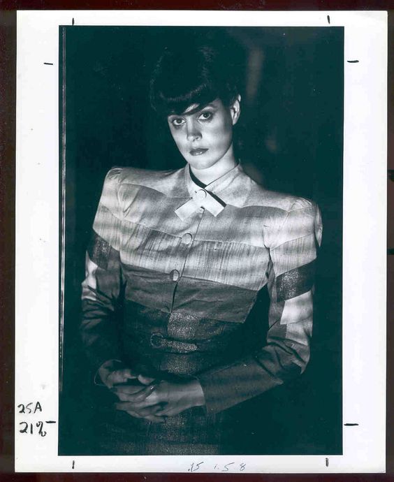 Πώς το Blade Runner άλλαξε τη μόδα μέχρι σήμερα Πώς το Blade Runner άλλαξε τη μόδα μέχρι σήμερα