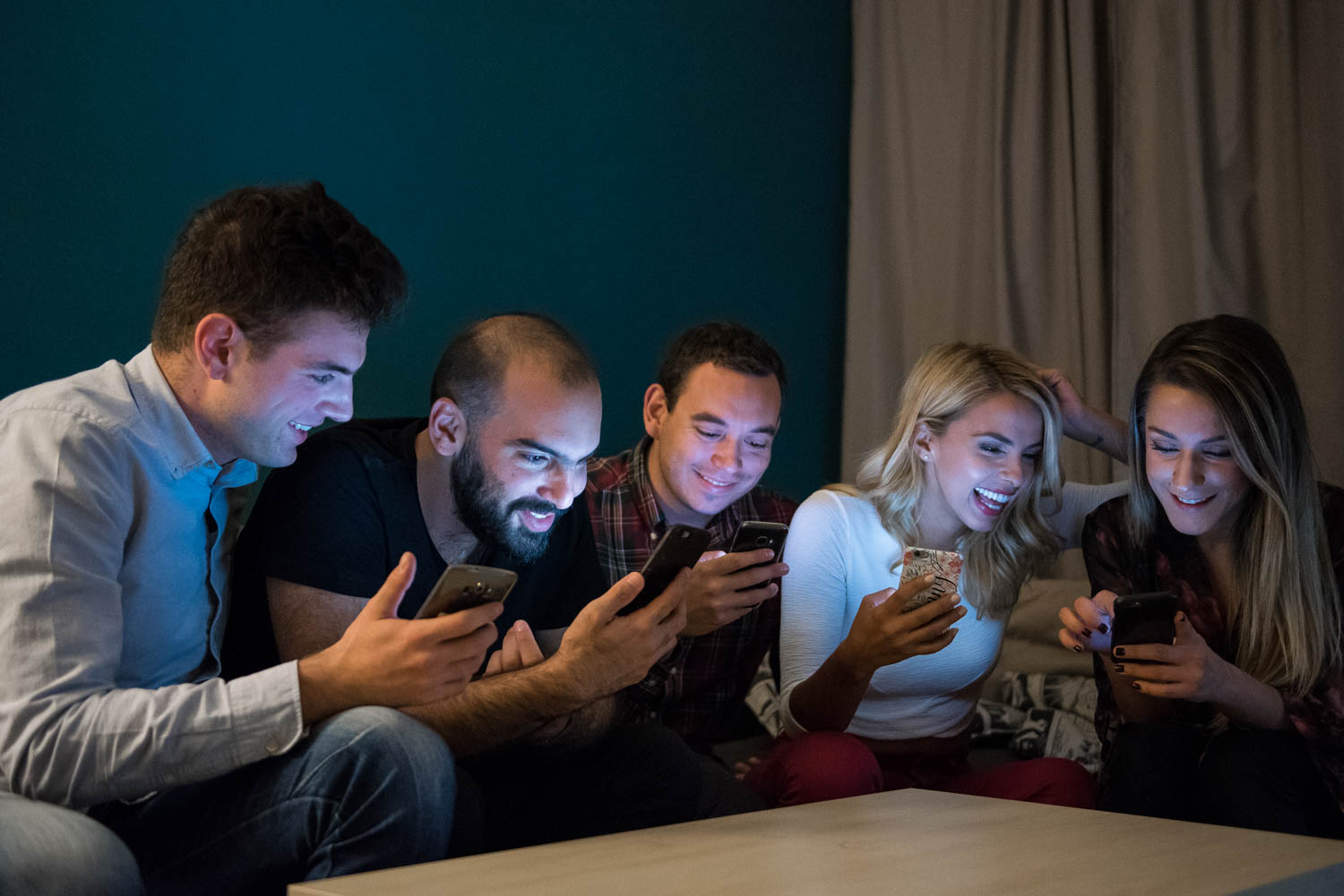 Και, φυσικά, ως γνωστές ψωμόλυσσες το κατεβάζουν στο δευτερόλεπτο. Και, φυσικά, ως γνωστές ψωμόλυσσες το κατεβάζουν στο δευτερόλεπτο.