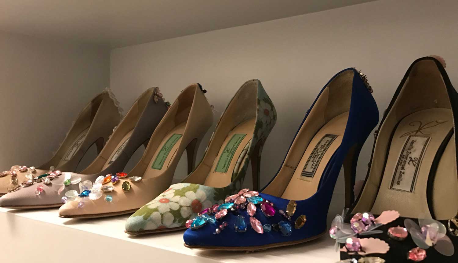 Απίθανο bazaar του Βασίλη Ζούλια Απίθανο bazaar του Βασίλη Ζούλια