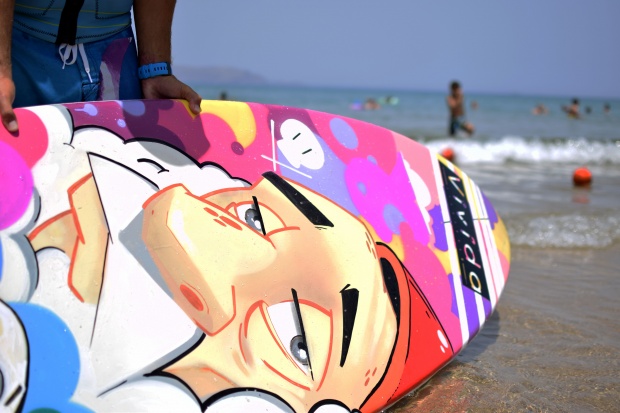 Ο Spent1 απαντά με χρώμα και αισιοδοξία στο γκρίζο