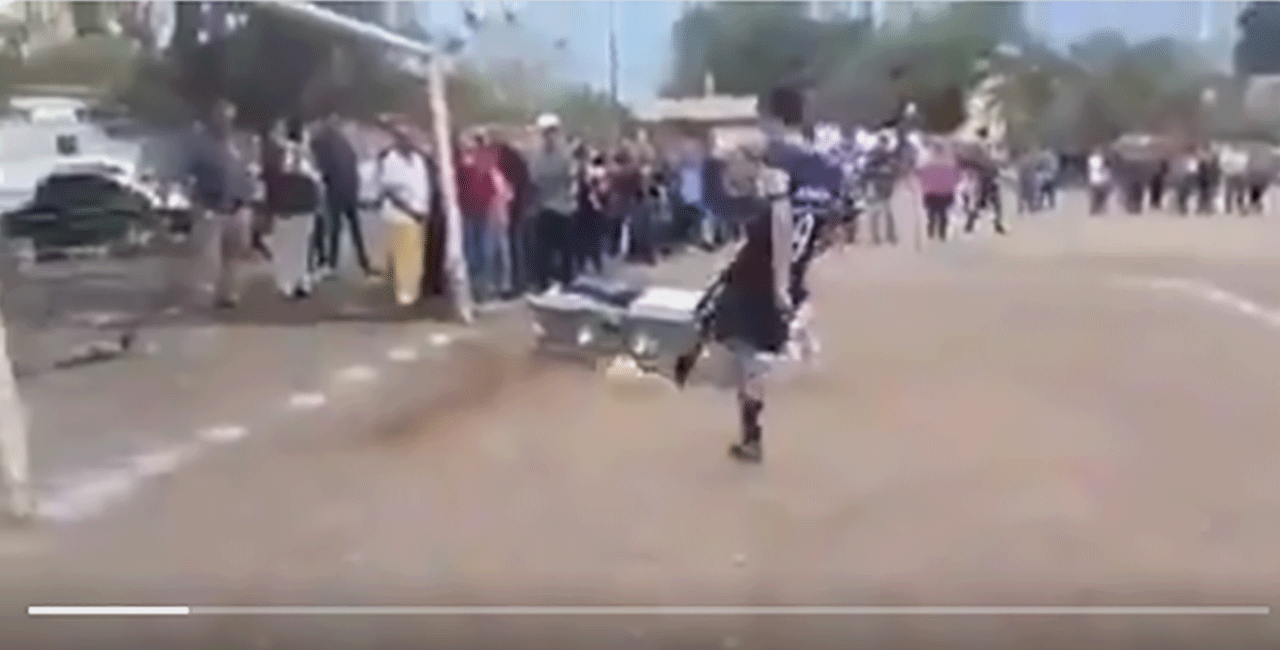 Φέρετρο σε γήπεδο ποδοσφαίρου