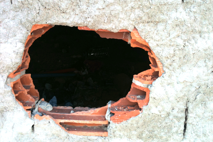 Τρύπα στον τοίχο