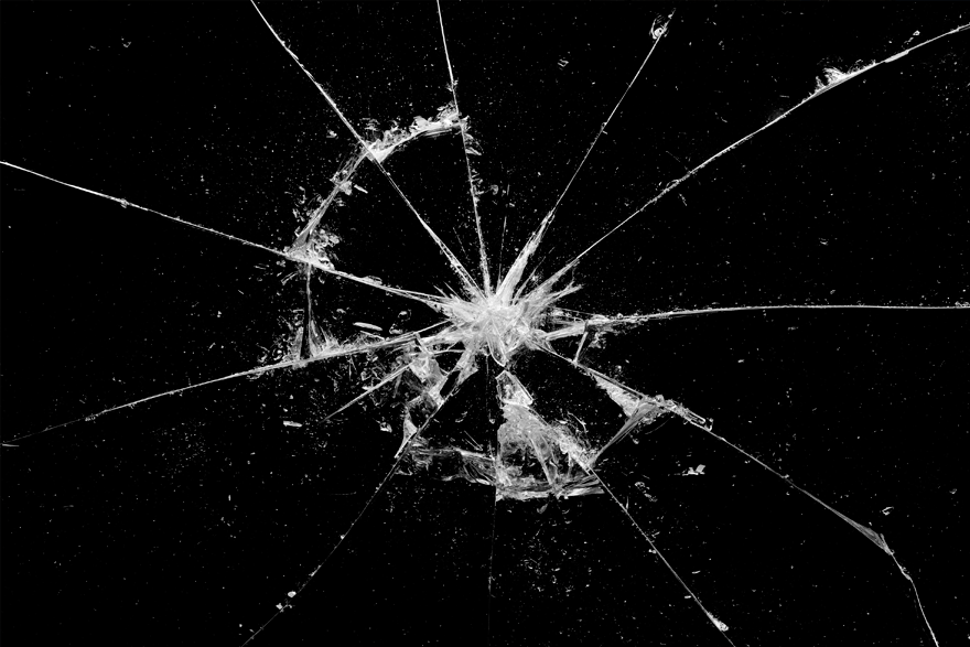 Σπασμένη τζαμαρία