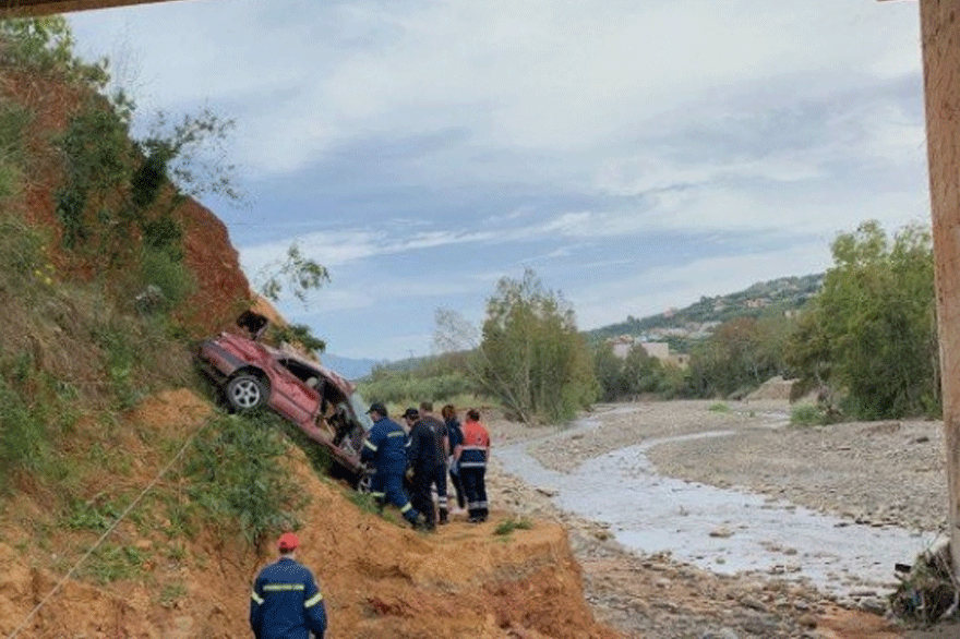 Νεκρός ο οδηγός οχήματος που έπεσε από γέφυρα στην Κρήτη