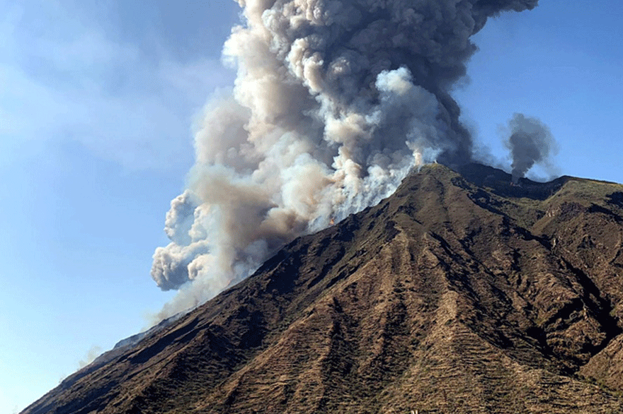 Εξερράγη το ηφαίστειο Στρόμπολι στην Ιταλία