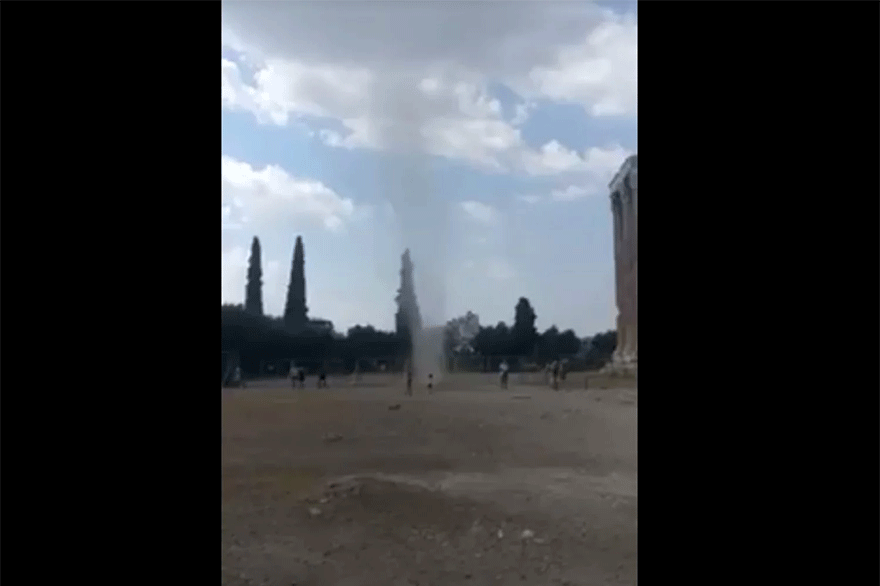 Κονιορτοστρόβιλος στους Στύλους του Ολυμπίου Διός