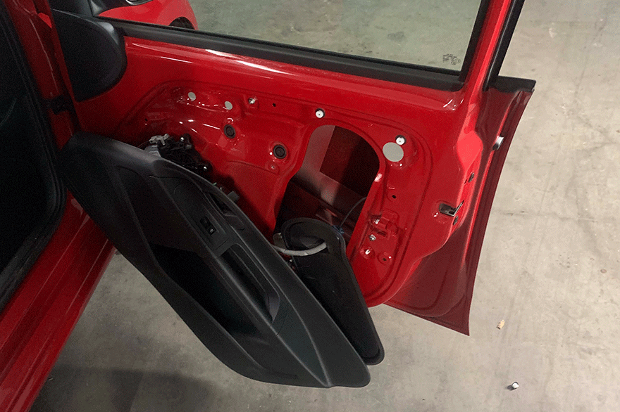 6,5 κιλά ηρωίνη εντοπίστηκε κάτω από την ταπετσαρία στη θέση του συνοδηγού