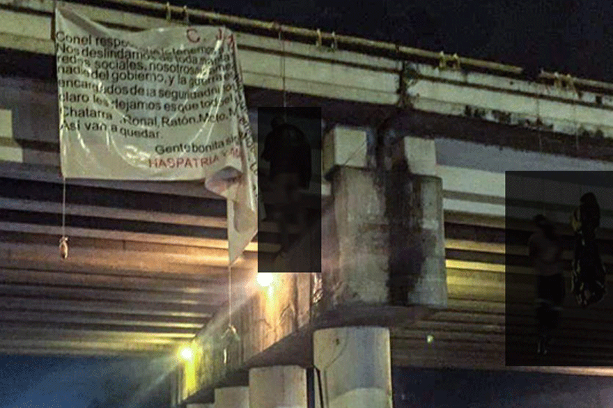 Μαίνεται ο πόλεμος των καρτέλ στο Μεξικό: Κρέμασαν πτώματα σε γέφυρα