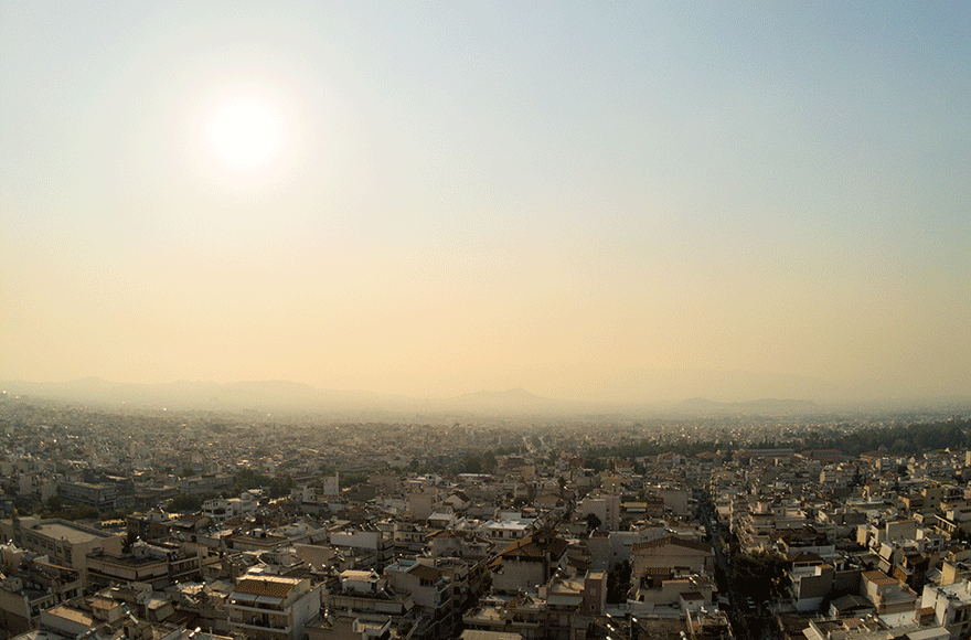 Η Αττική πνίγηκε στους καπνούς από την Εύβοια