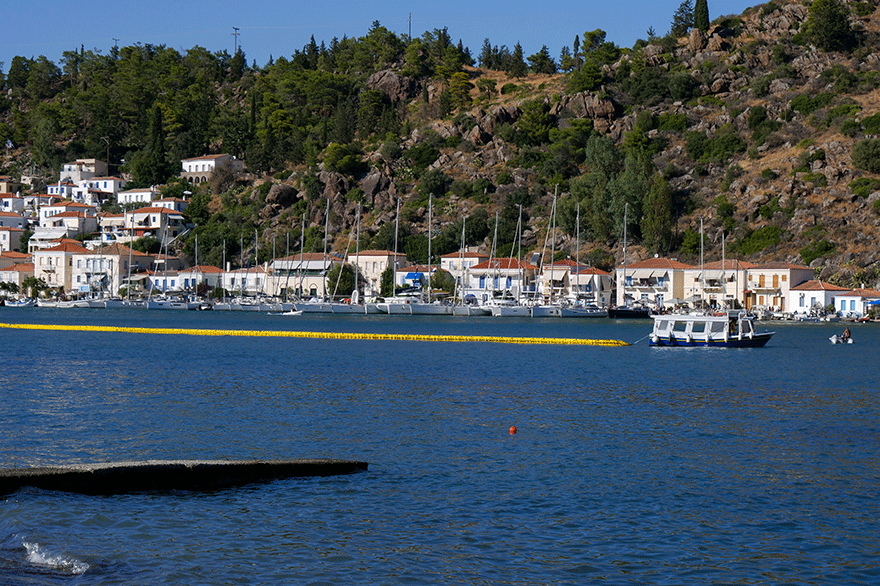Προβλήματα στην ηλεκτροδότηση προκάλεσε η συντριβή ελικοπτέρου στον Πόρο