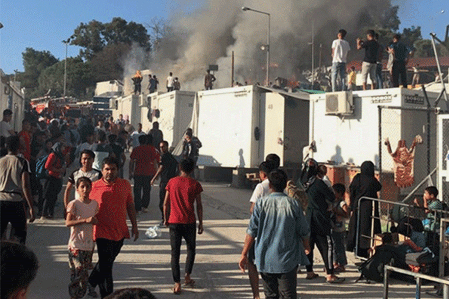 Βίαια επεισόδια στον καταυλισμό προσφύγων και μεταναστών στη Μόρια