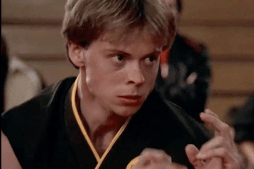 Ο ηθοποιός Ρόμπερτ Γκάρισον ως «Τόμι» στην ταινία «Karate Kid»