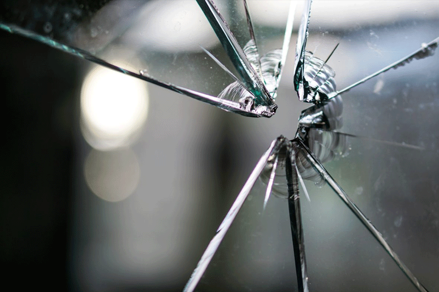 Σπασμένο τζάμι